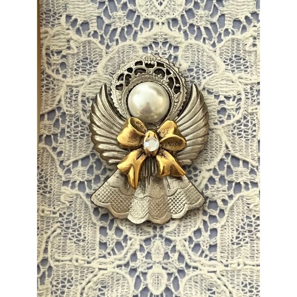NIB Storybook Angel Brooch Pin Silvertone With Faux Pearl and Rhinestone - Picture 7 of 11
